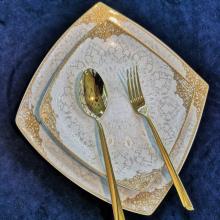 سرویس چینی پردیس طرح نسیم 105 پارچه